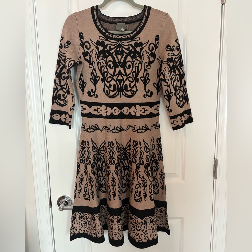 Elegant Black and Tan Patterned Dress